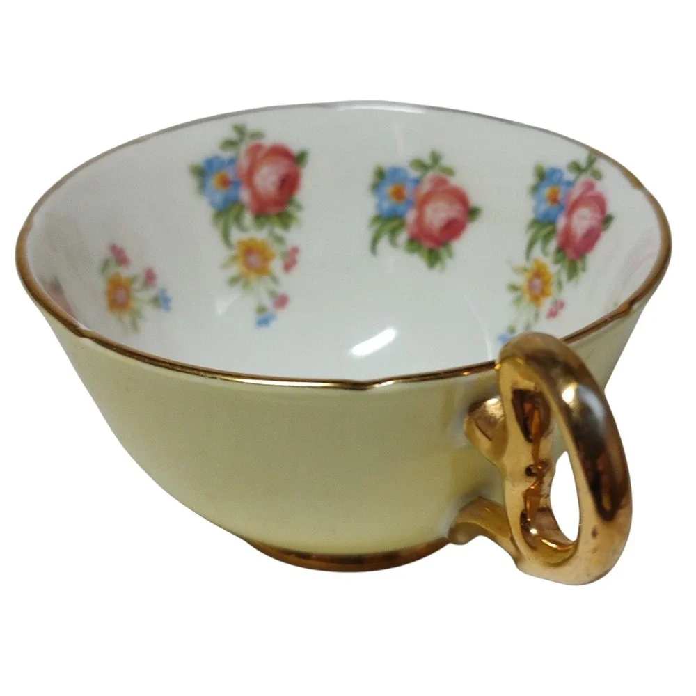 Vintage Royal Grafton Teacup Bone China Yellow with‎ Roses Inside and Gold Trim